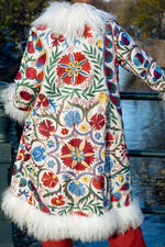 Load image into Gallery viewer, Suzani Coat - white &amp; multicolor
